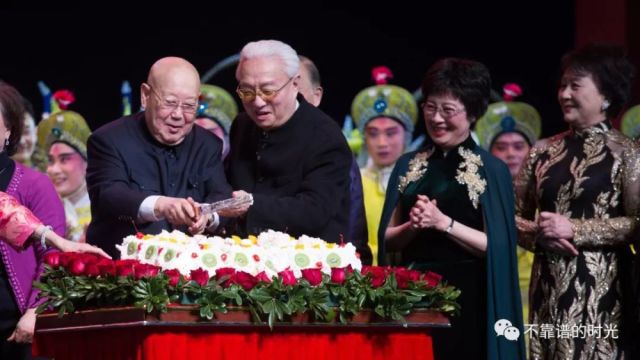 功濟庶彙，慶流後昆。陰風四起三更天打一准确生肖全面释义、详细解答解释落实